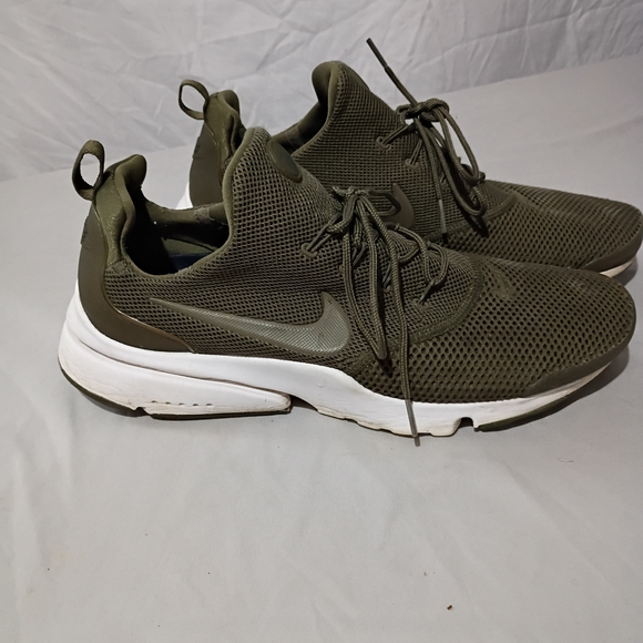 Nike Men's Presto Fly Green Running Shoe - Picture 1 of 6